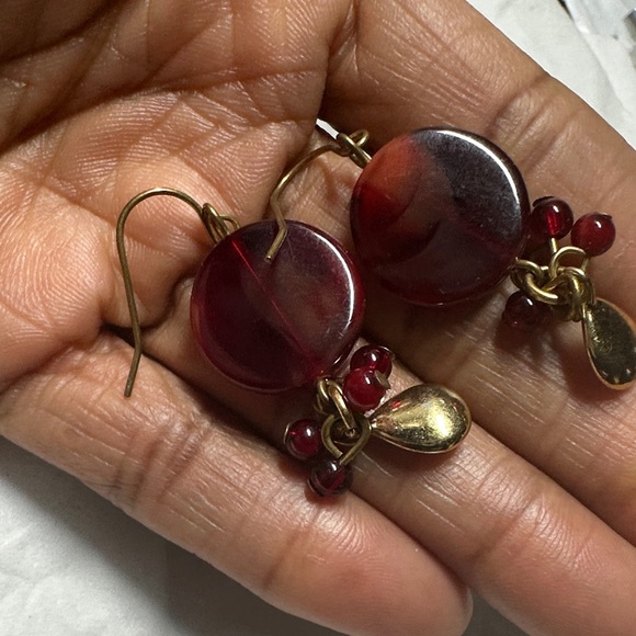 Vintage Red glass dangle Gold Dangle Earrings - Picture 13 of 15